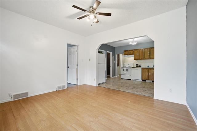 









847


St Therese

AVE,
Winnipeg,




MB
R3V 1H7

