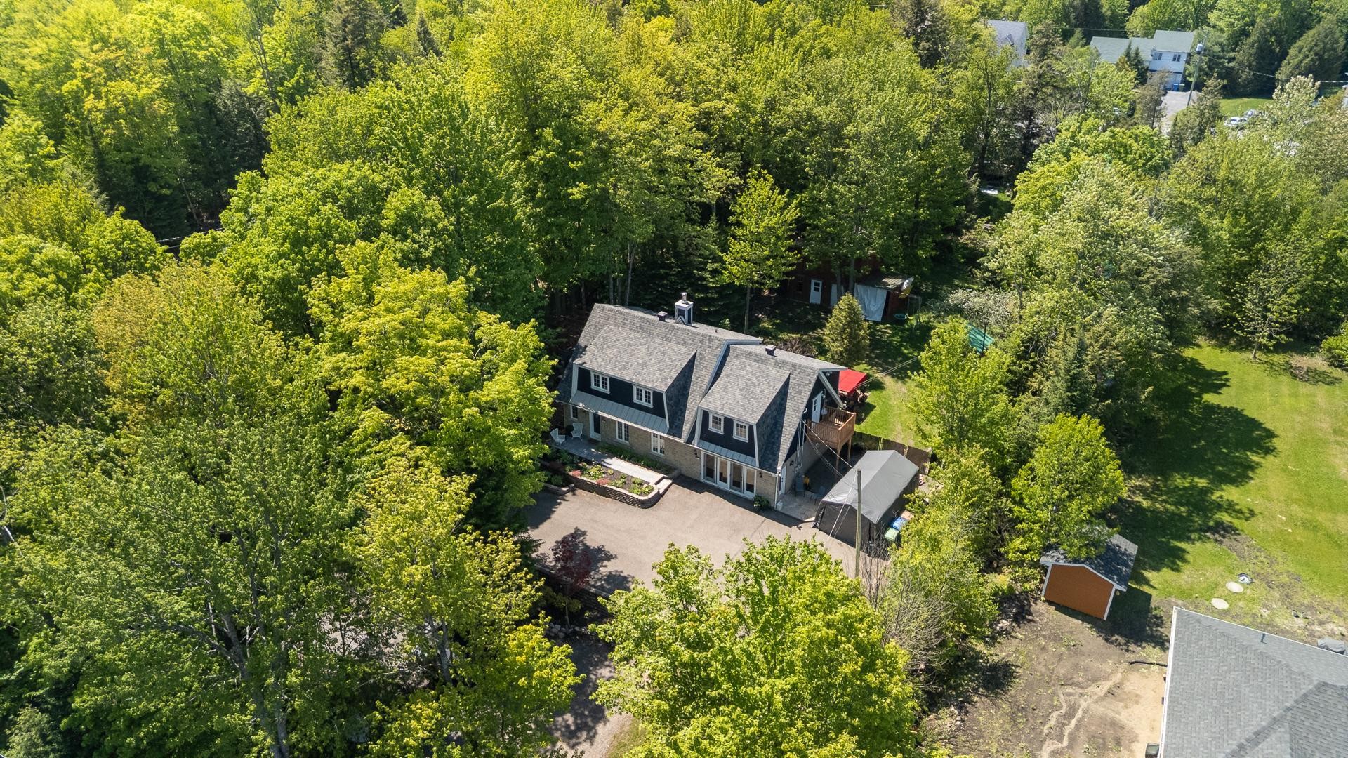 









163

 - 163A


Rue Larivière

,
Saint-Colomban,




QC
J5K1E5


