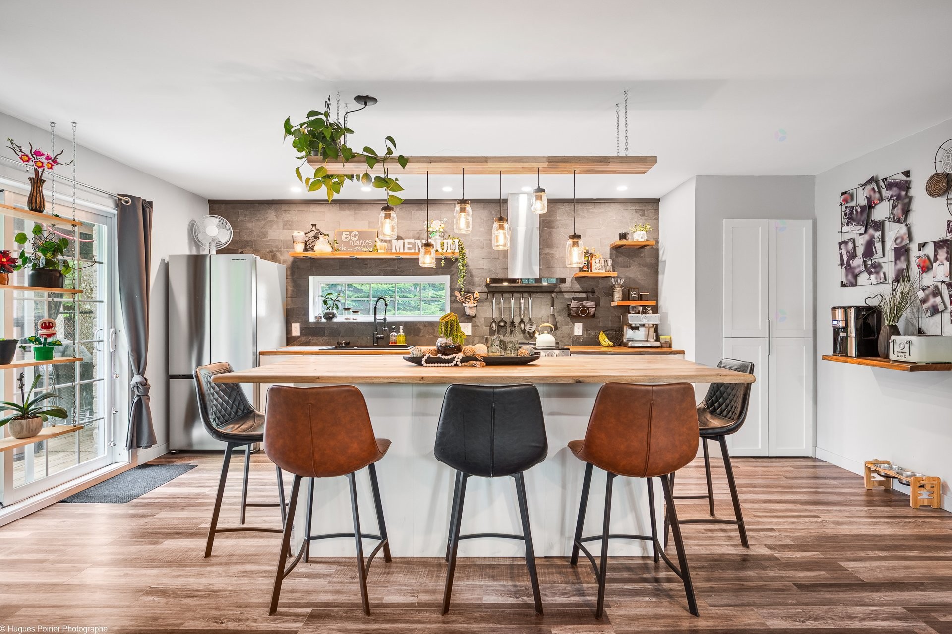 









163

 - 163A


Rue Larivière

,
Saint-Colomban,




QC
J5K1E5

