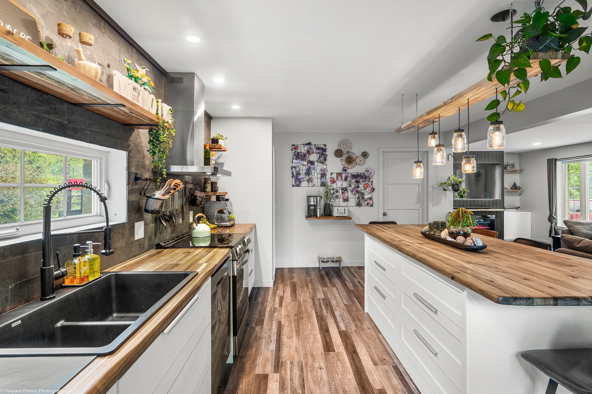









163

 - 163A


Rue Larivière

,
Saint-Colomban,




QC
J5K1E5

