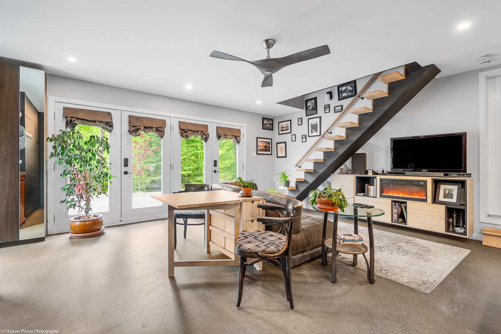 









163

 - 163A


Rue Larivière

,
Saint-Colomban,




QC
J5K1E5

