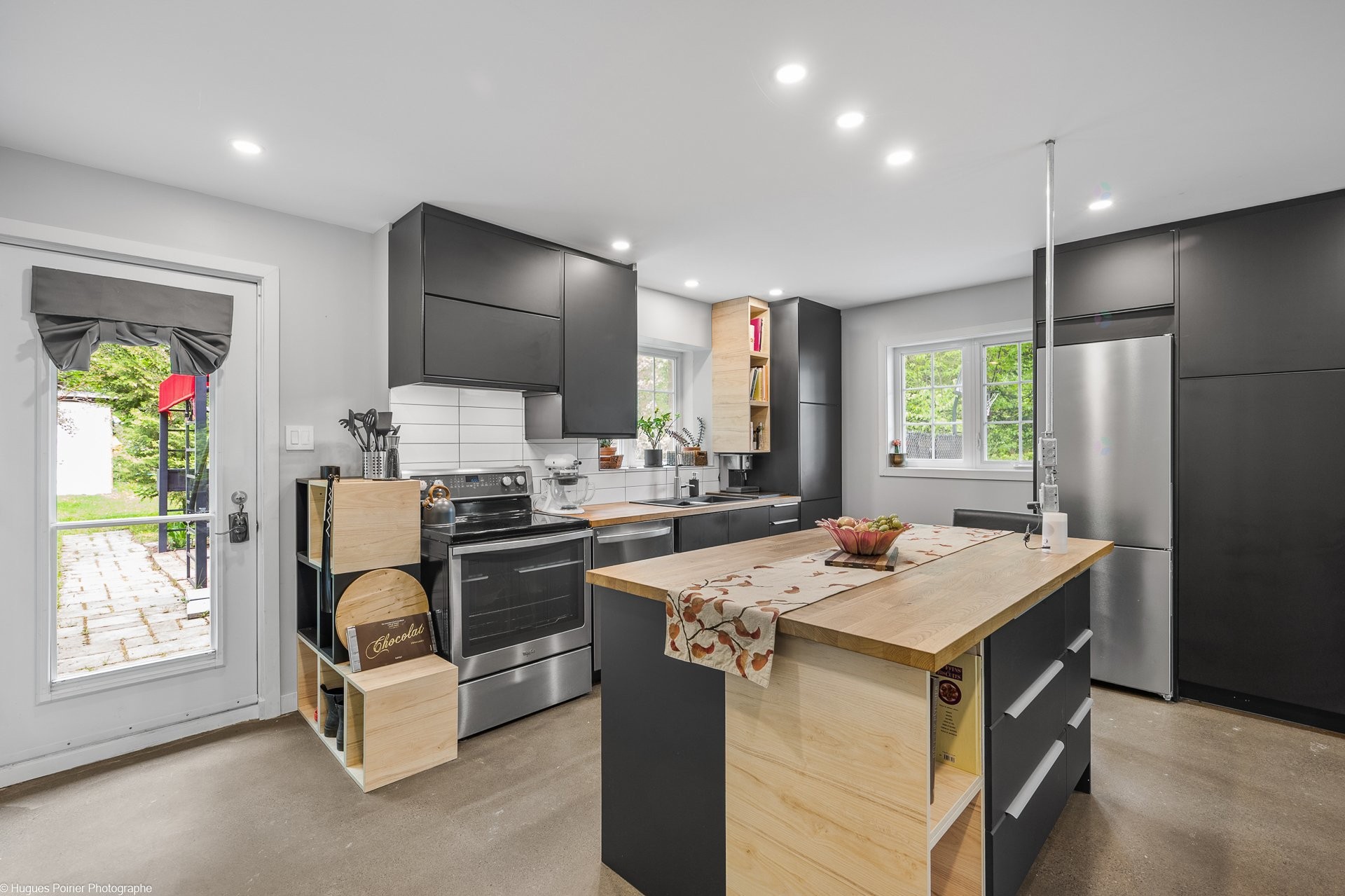 









163

 - 163A


Rue Larivière

,
Saint-Colomban,




QC
J5K1E5

