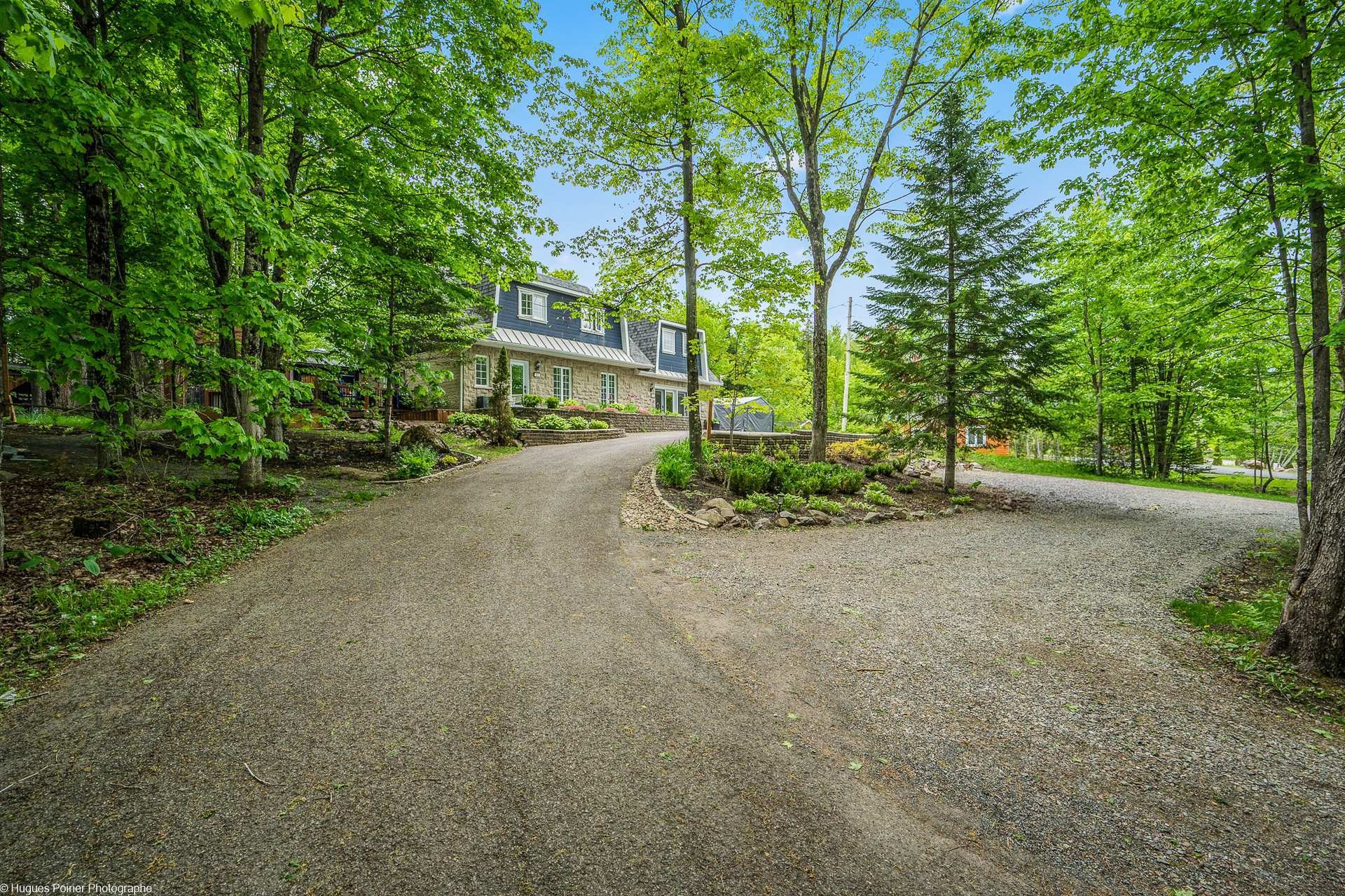 









163

 - 163A


Rue Larivière

,
Saint-Colomban,




QC
J5K1E5

