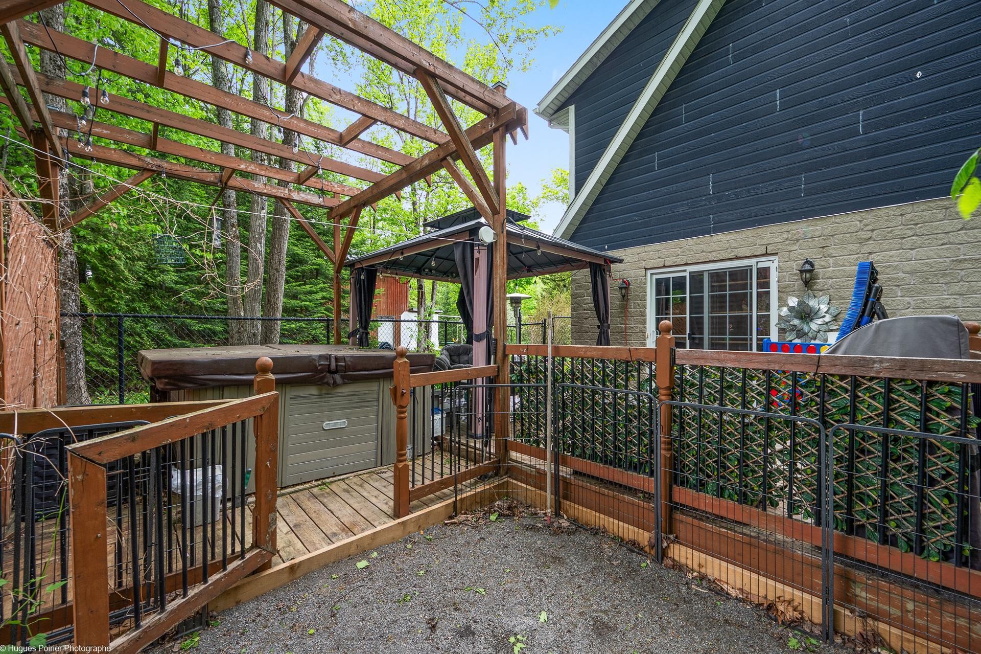 









163

 - 163A


Rue Larivière

,
Saint-Colomban,




QC
J5K1E5

