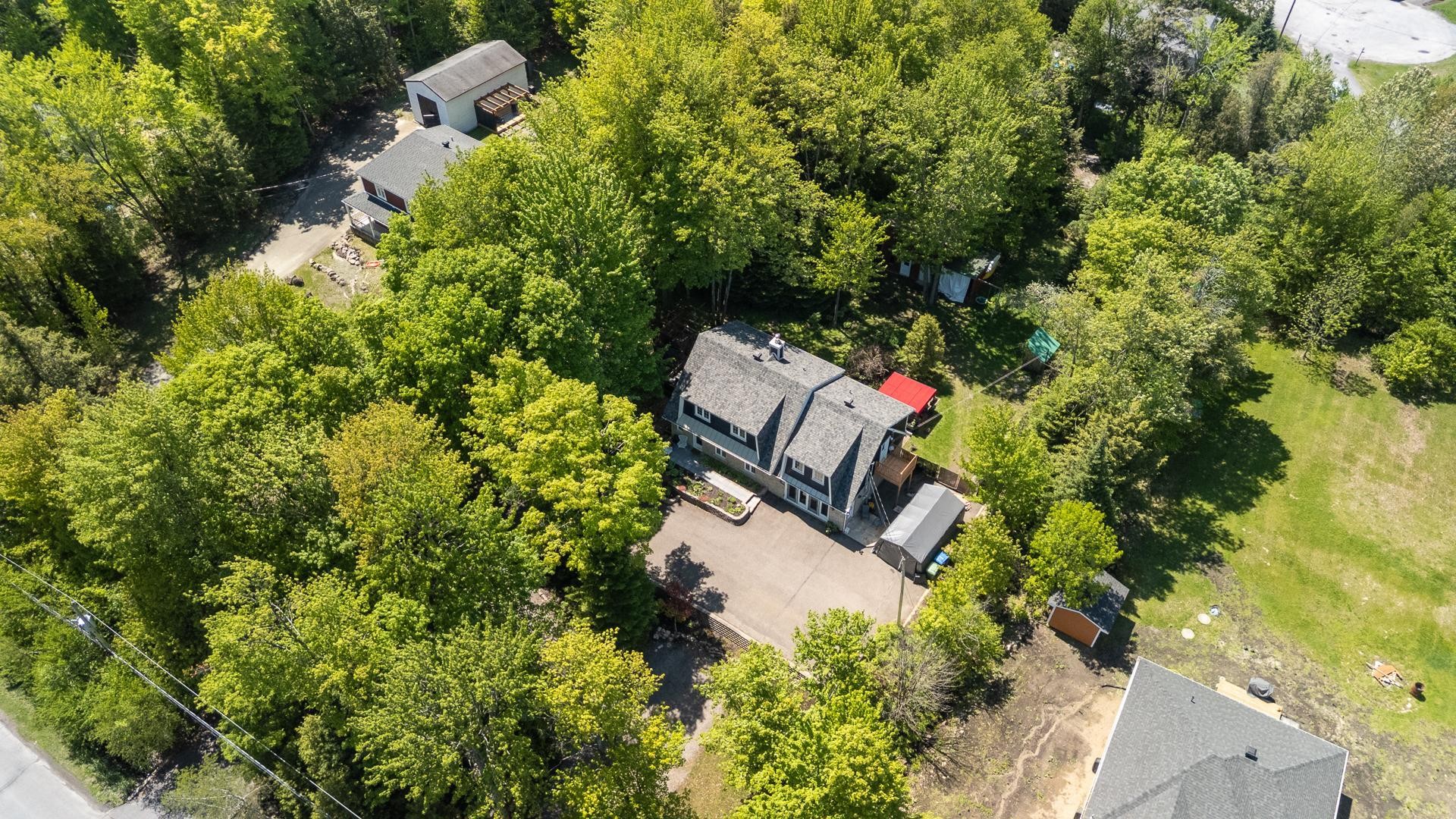 









163

 - 163A


Rue Larivière

,
Saint-Colomban,




QC
J5K1E5

