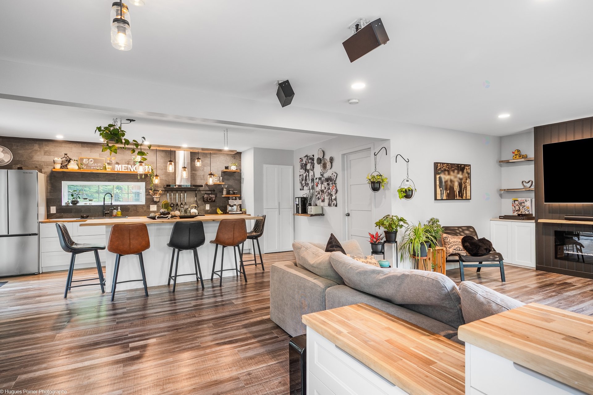 









163

 - 163A


Rue Larivière

,
Saint-Colomban,




QC
J5K1E5

