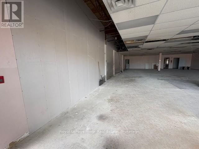 












102B - 114 DUNDAS STREET E

,
Whitby (Downtown Whitby),




Ontario
L1N2H7

