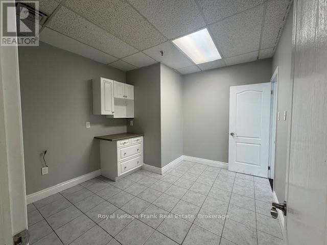 












206 - 114 DUNDAS STREET E

,
Whitby (Downtown Whitby),




Ontario
L1N2H7

