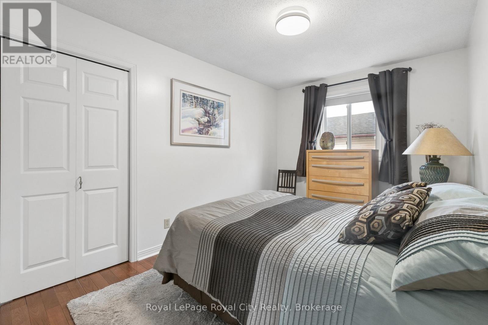 












406 IRONWOOD ROAD

,
Guelph (Kortright West),




Ontario
N1G3N8

