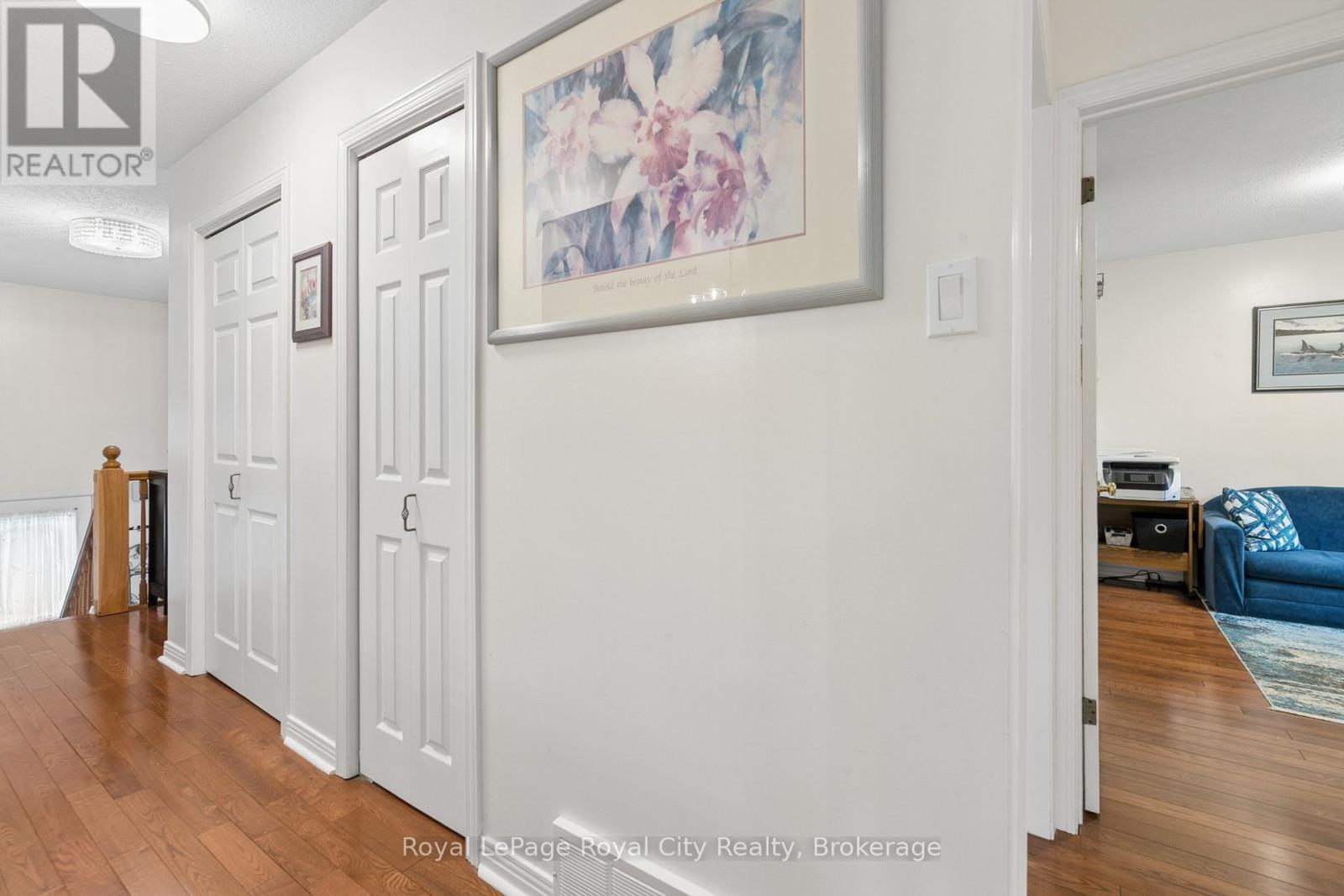 












406 IRONWOOD ROAD

,
Guelph (Kortright West),




Ontario
N1G3N8

