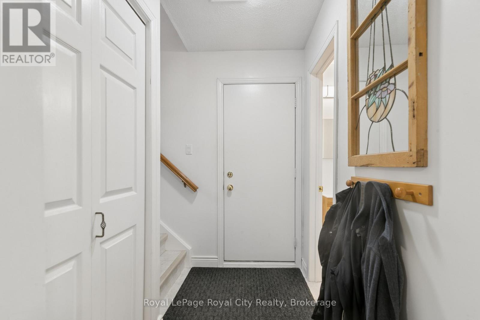 












406 IRONWOOD ROAD

,
Guelph (Kortright West),




Ontario
N1G3N8

