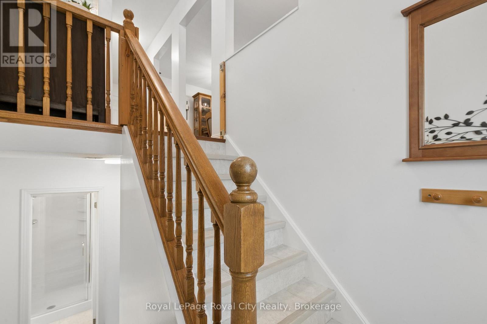 












406 IRONWOOD ROAD

,
Guelph (Kortright West),




Ontario
N1G3N8

