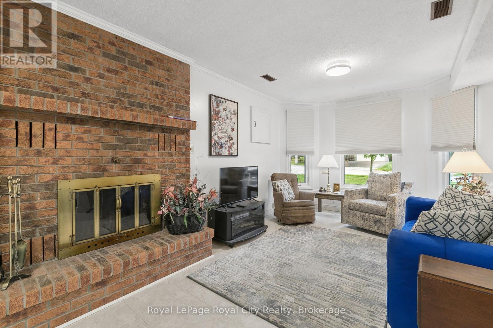 












406 IRONWOOD ROAD

,
Guelph (Kortright West),




Ontario
N1G3N8

