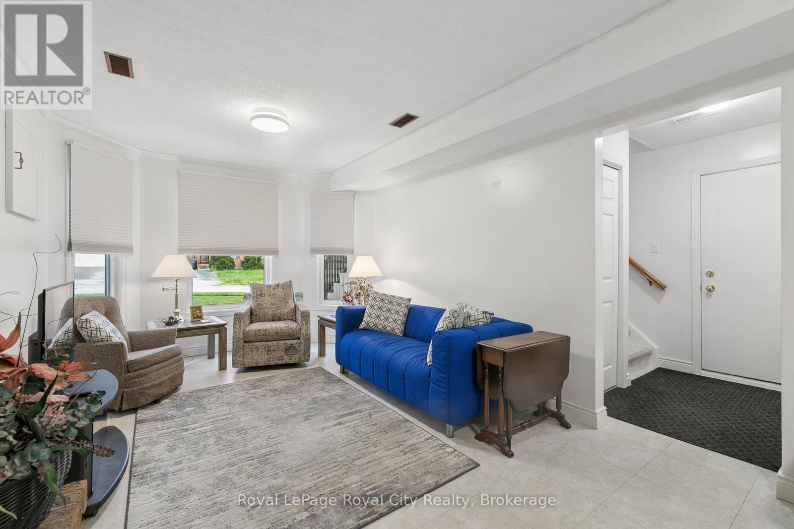 












406 IRONWOOD ROAD

,
Guelph (Kortright West),




Ontario
N1G3N8

