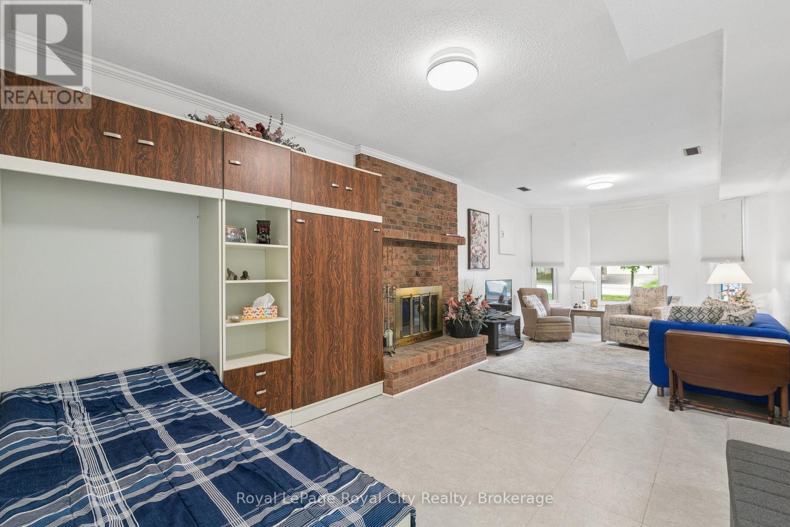 












406 IRONWOOD ROAD

,
Guelph (Kortright West),




Ontario
N1G3N8


