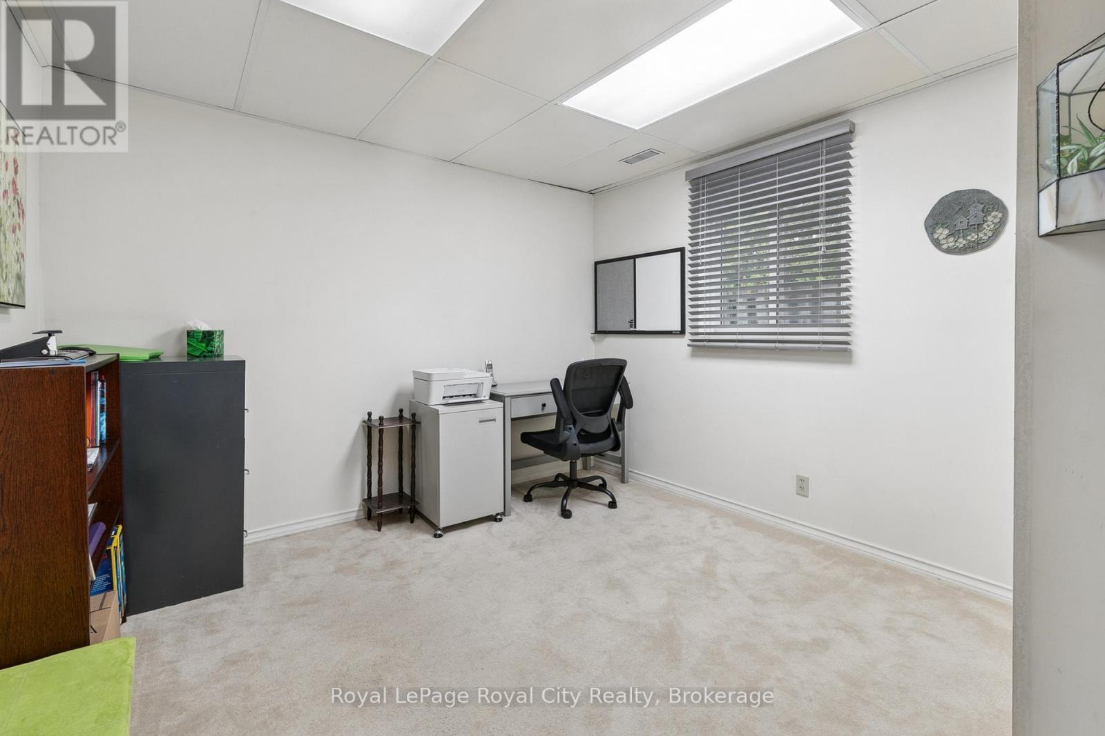 












406 IRONWOOD ROAD

,
Guelph (Kortright West),




Ontario
N1G3N8

