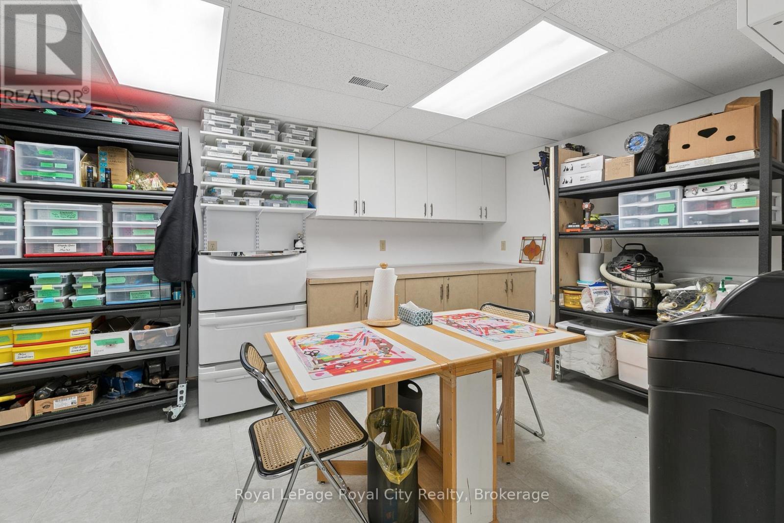 












406 IRONWOOD ROAD

,
Guelph (Kortright West),




Ontario
N1G3N8


