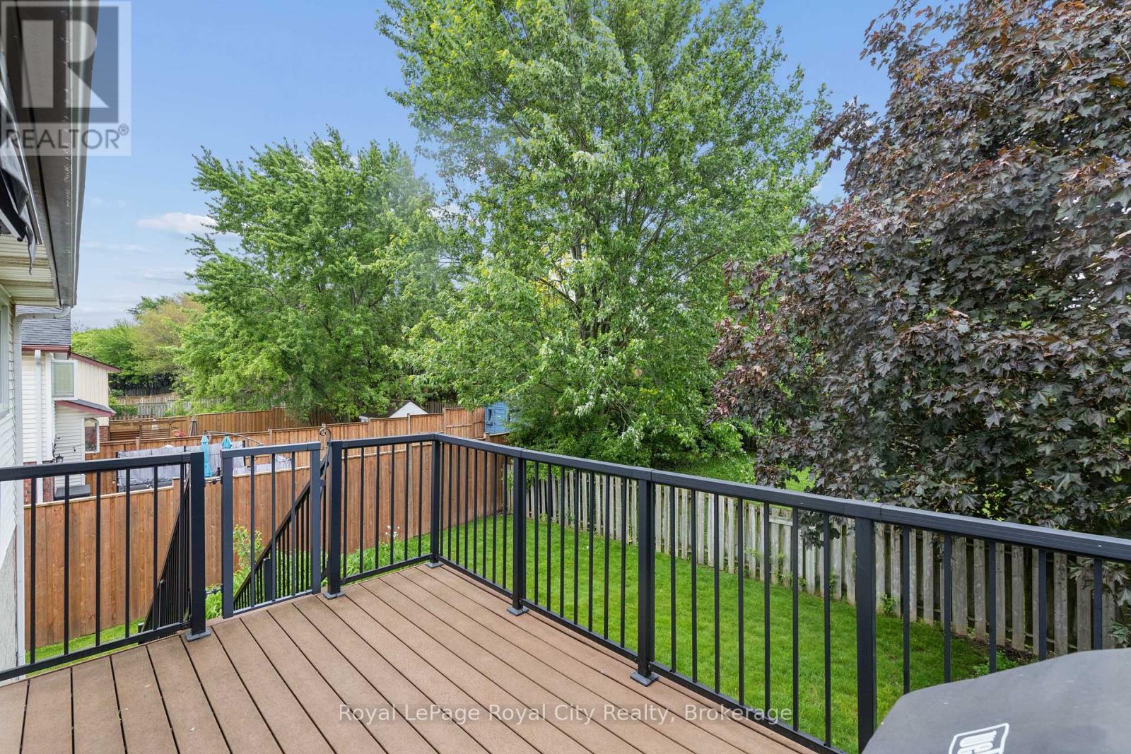 












406 IRONWOOD ROAD

,
Guelph (Kortright West),




Ontario
N1G3N8

