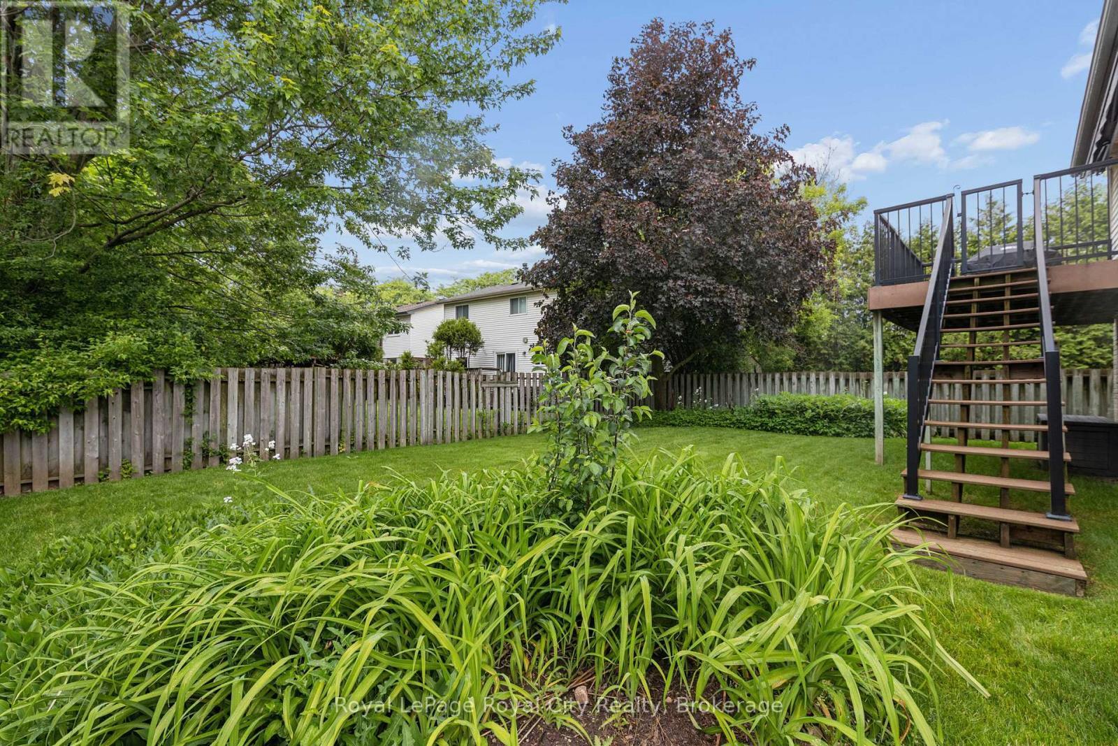 












406 IRONWOOD ROAD

,
Guelph (Kortright West),




Ontario
N1G3N8

