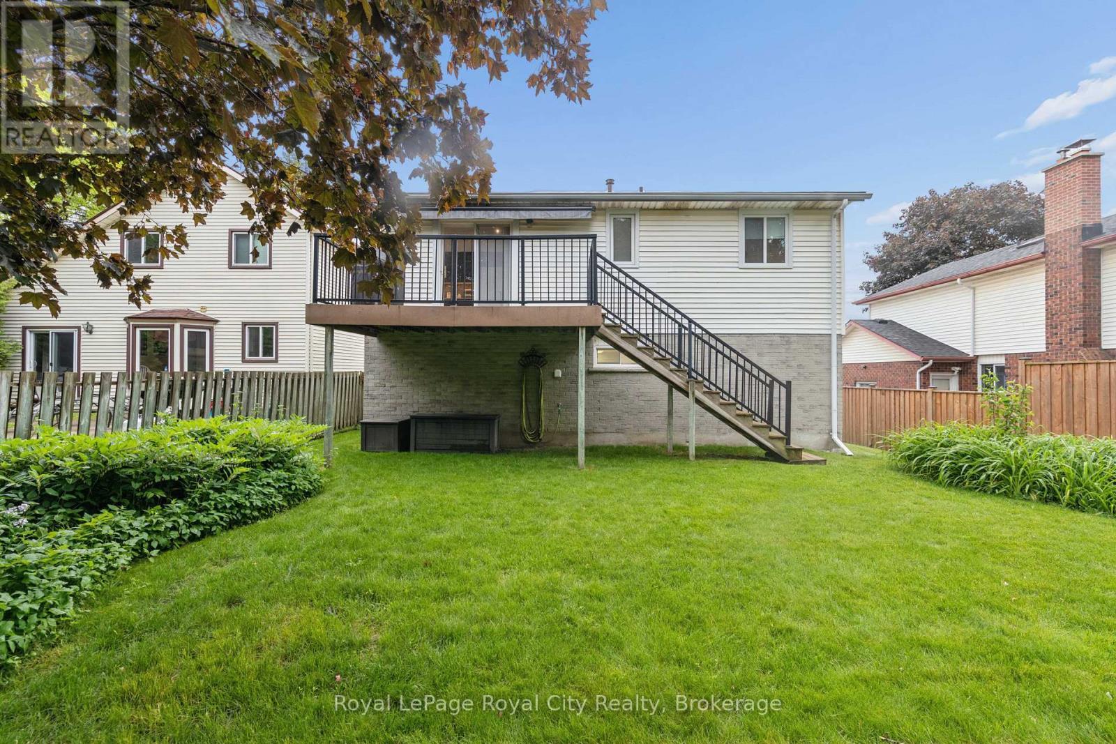 












406 IRONWOOD ROAD

,
Guelph (Kortright West),




Ontario
N1G3N8

