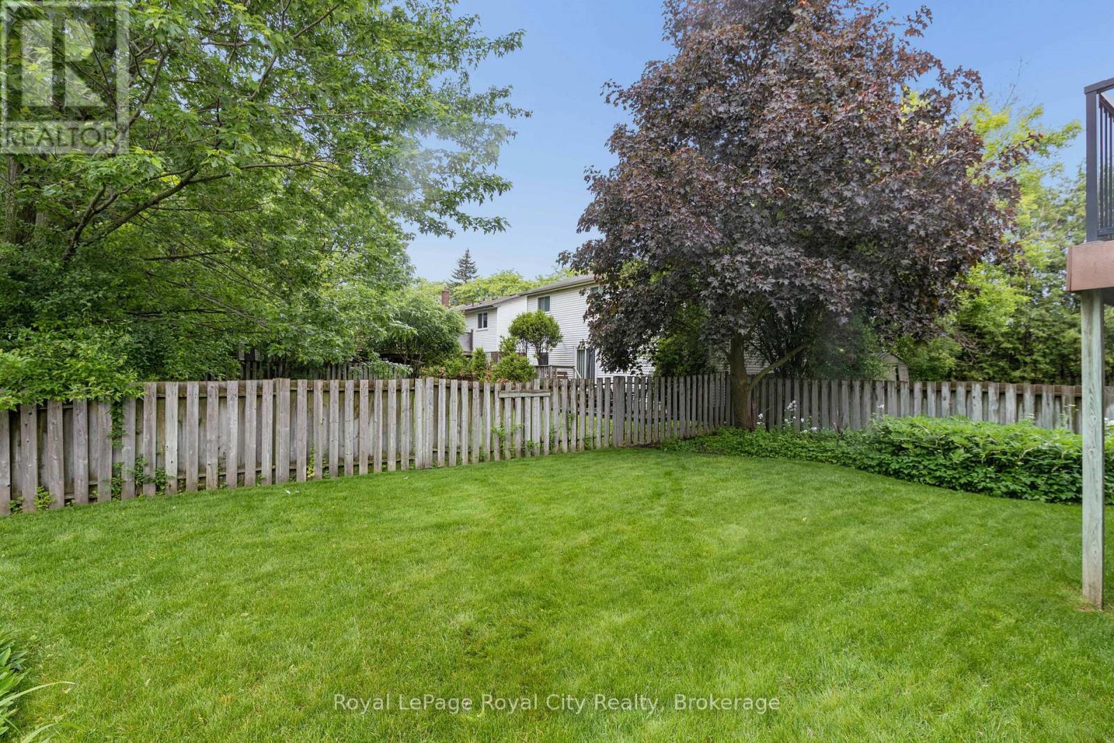 












406 IRONWOOD ROAD

,
Guelph (Kortright West),




Ontario
N1G3N8

