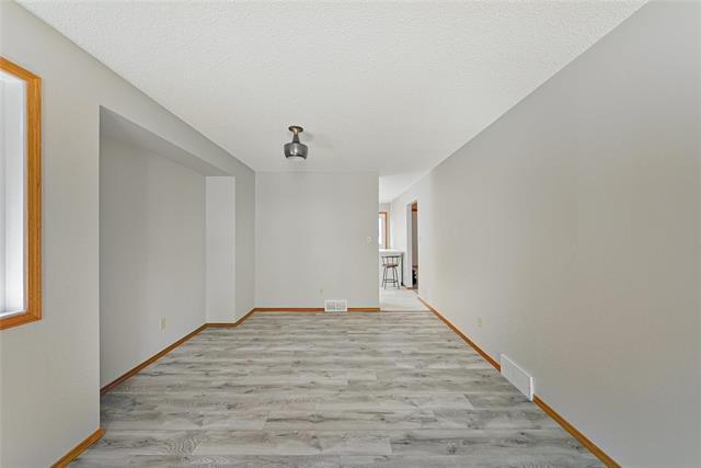 









362


Ottawa

AVE,
Winnipeg,




MB
R2K 1K8

