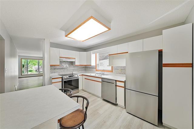









362


Ottawa

AVE,
Winnipeg,




MB
R2K 1K8

