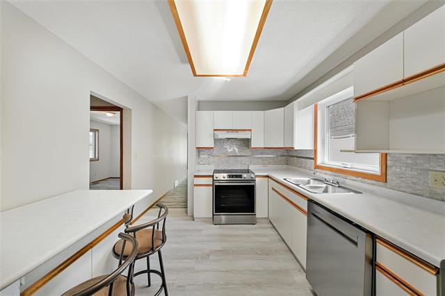 









362


Ottawa

AVE,
Winnipeg,




MB
R2K 1K8

