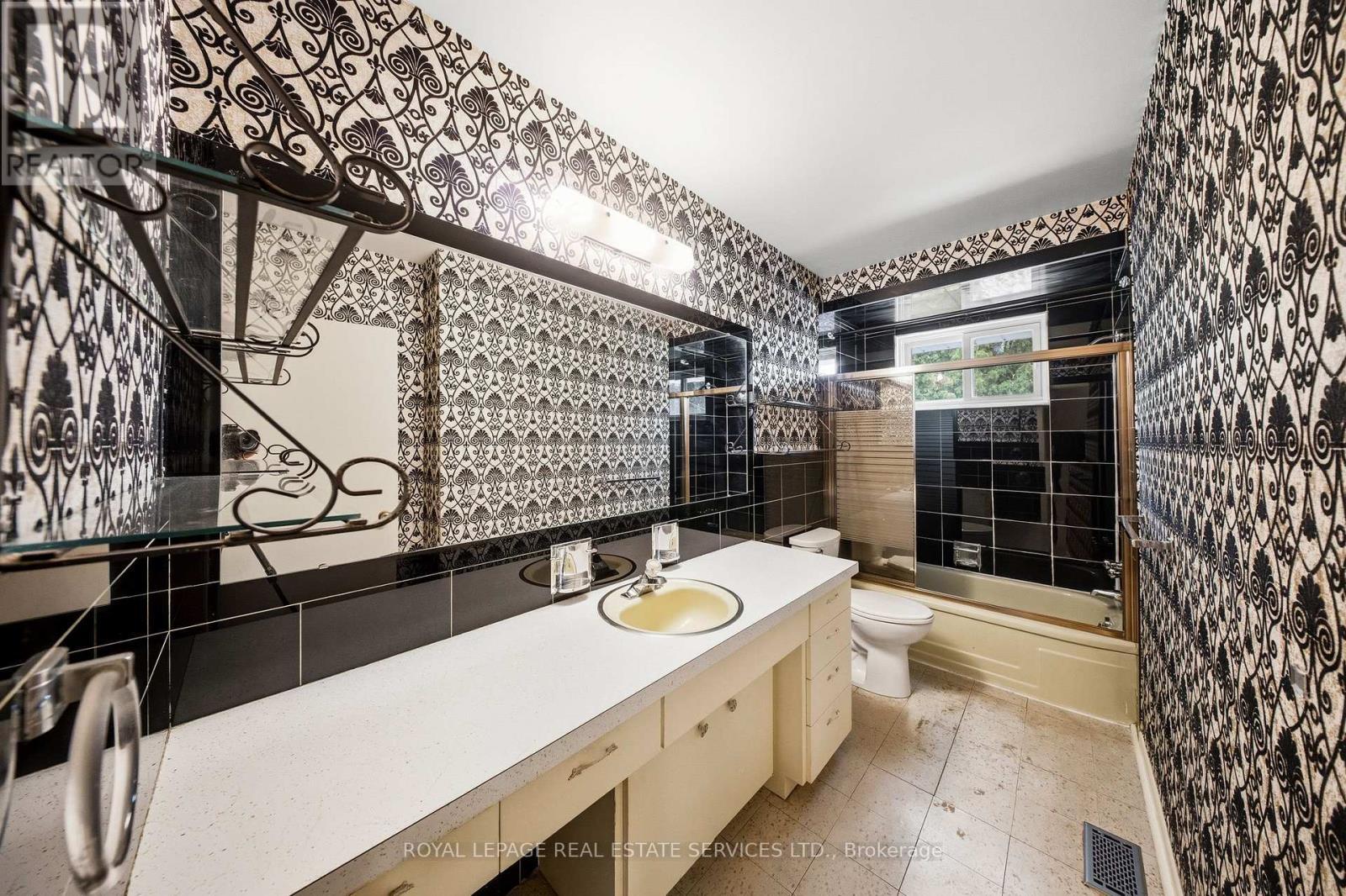 












28 BEMERSYDE DRIVE

,
Toronto,




Ontario
M9A2S8


