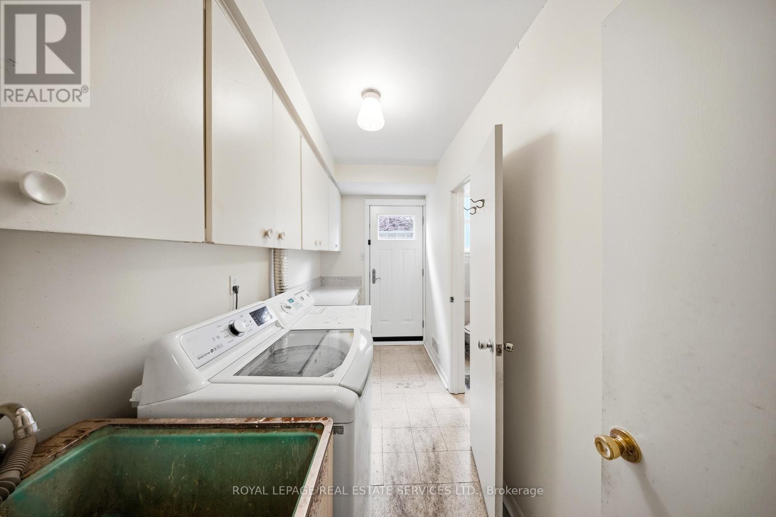 












28 BEMERSYDE DRIVE

,
Toronto,




Ontario
M9A2S8


