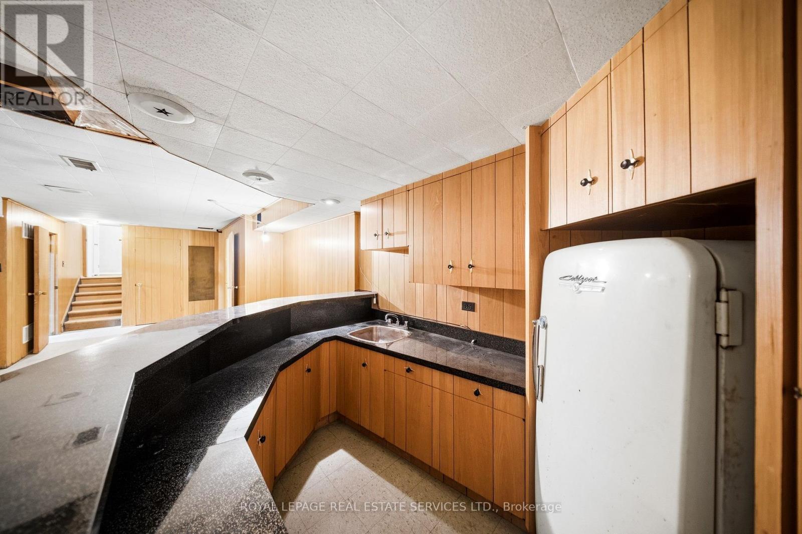 












28 BEMERSYDE DRIVE

,
Toronto,




Ontario
M9A2S8

