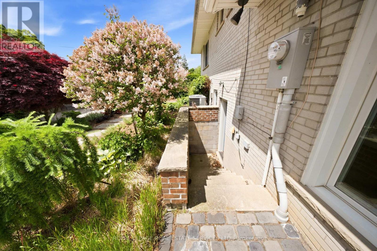 












28 BEMERSYDE DRIVE

,
Toronto,




Ontario
M9A2S8

