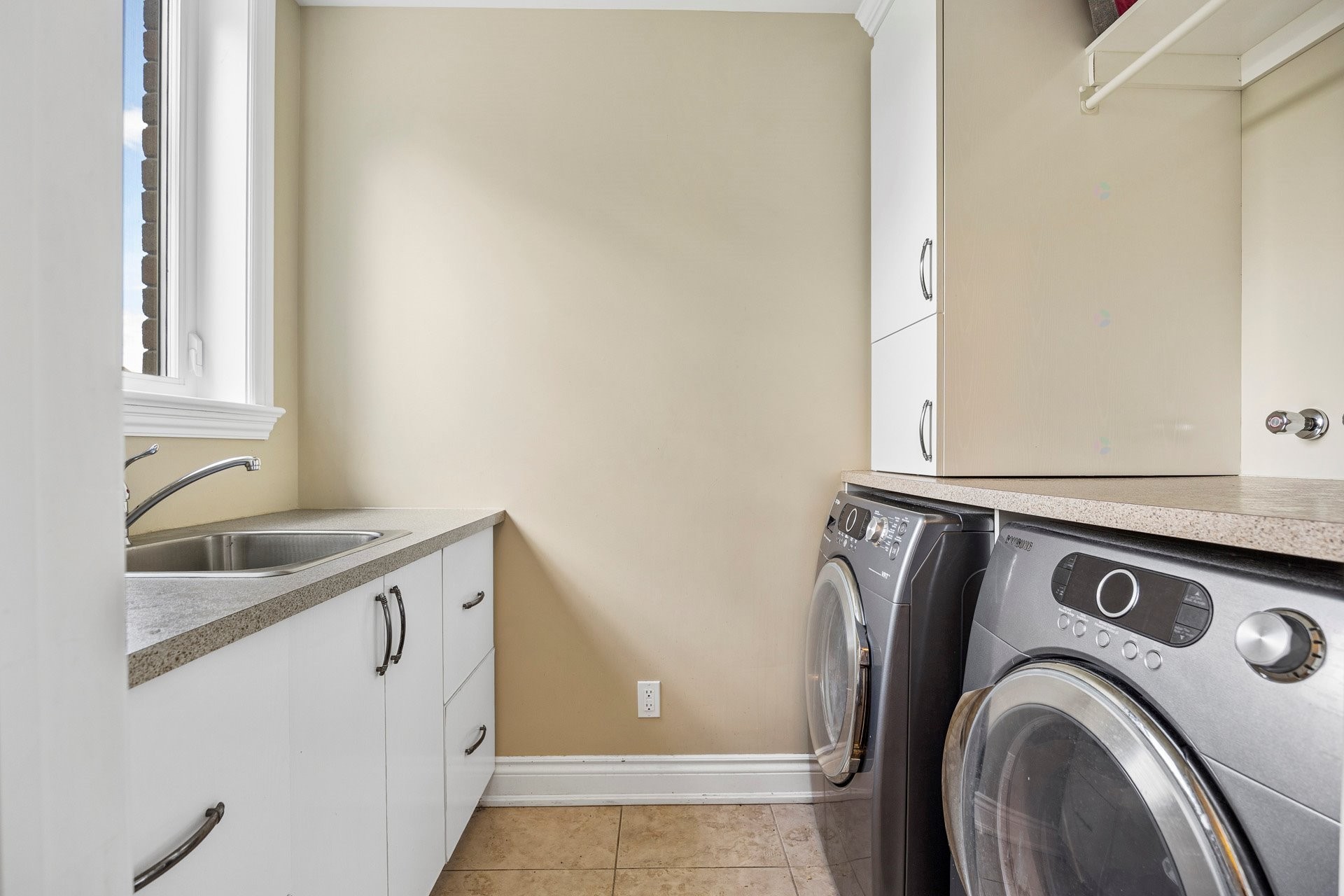 









28


Rue de Cambridge

,
Hudson,




QC
J0P1H0

