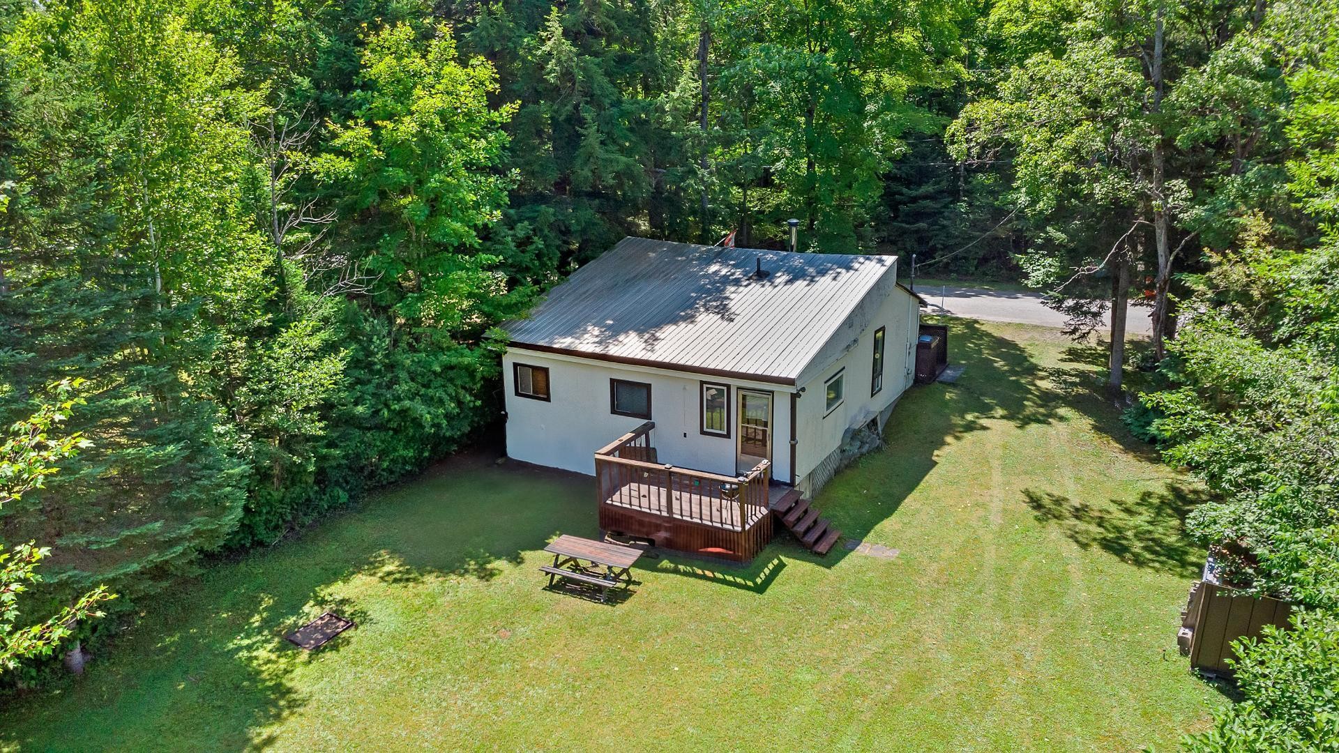 









150C


Ch. du Lac-Thorne

,
Clarendon,




QC
J0X2A0

