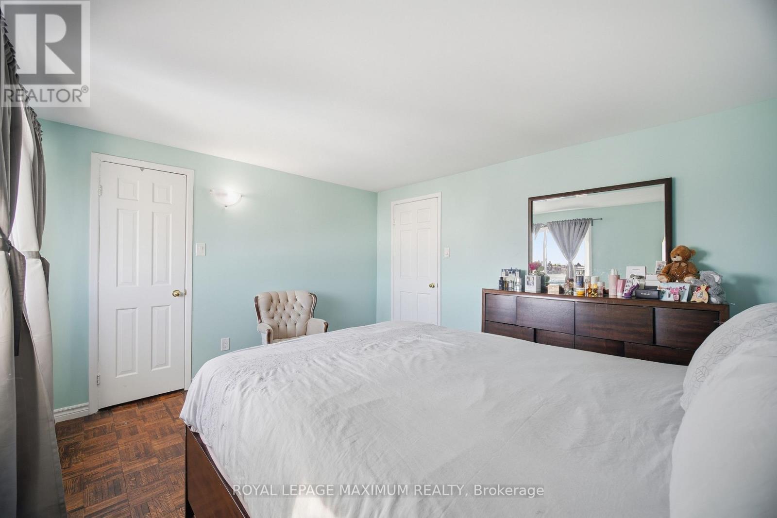 












7493 BYBROOK DRIVE

,
Mississauga,




Ontario
L4T3R4

