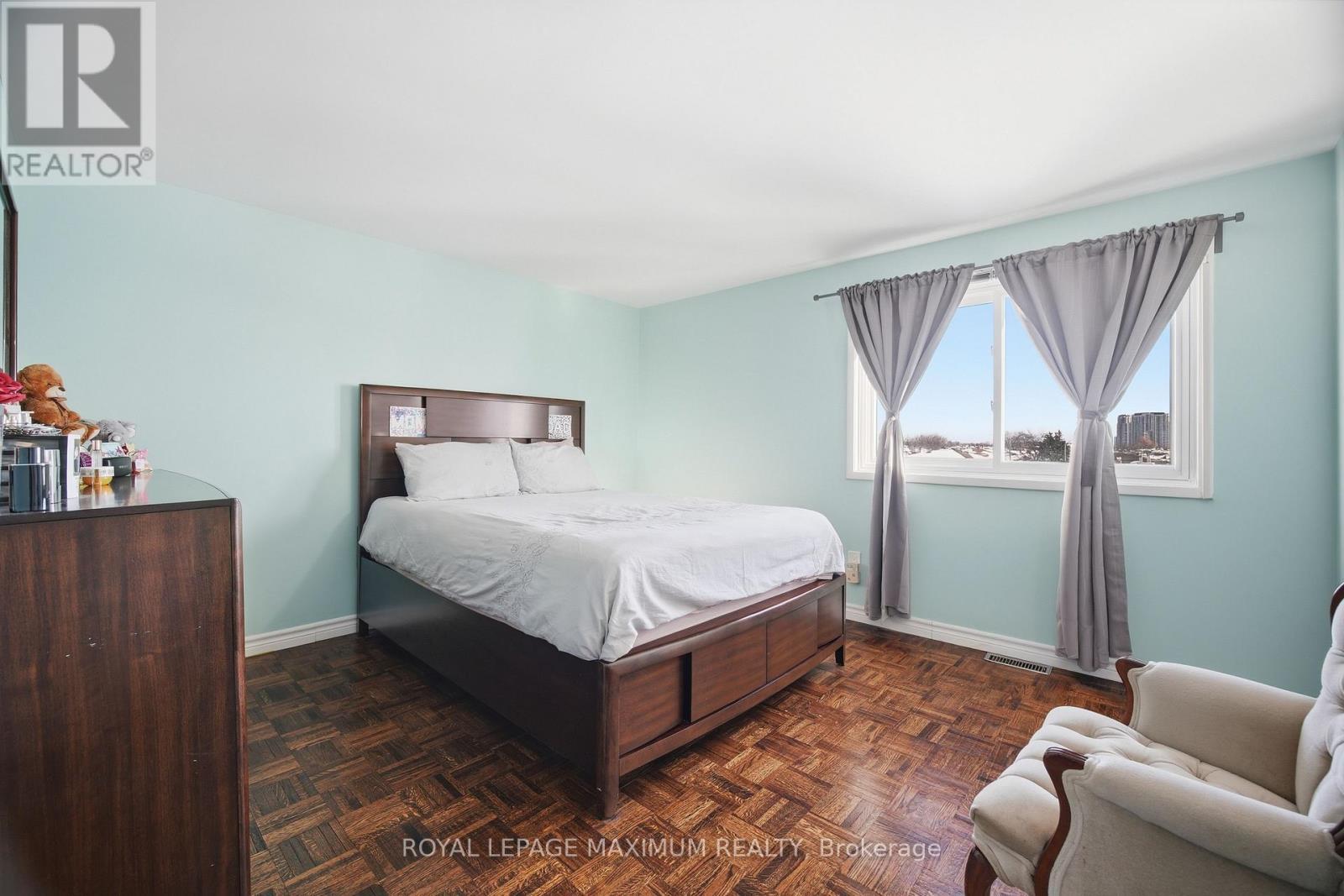 












7493 BYBROOK DRIVE

,
Mississauga,




Ontario
L4T3R4


