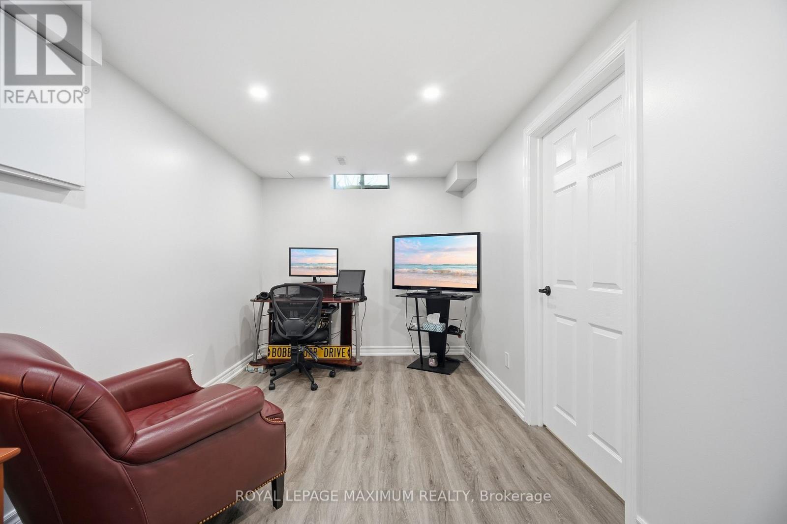 












7493 BYBROOK DRIVE

,
Mississauga,




Ontario
L4T3R4

