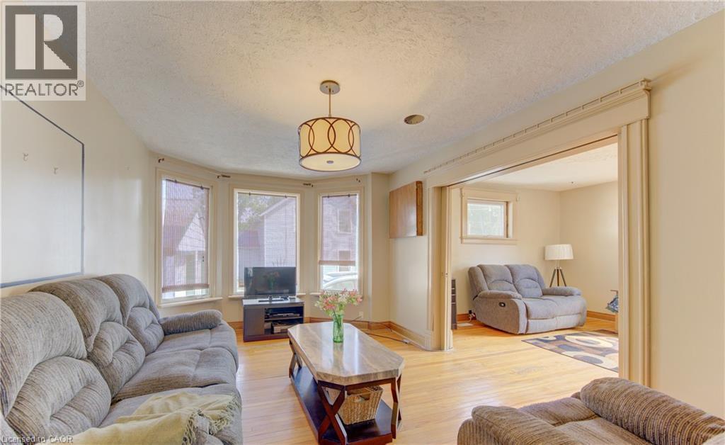 












37 BAIRD Street S

,
Bright,




Ontario
N0J1B0


