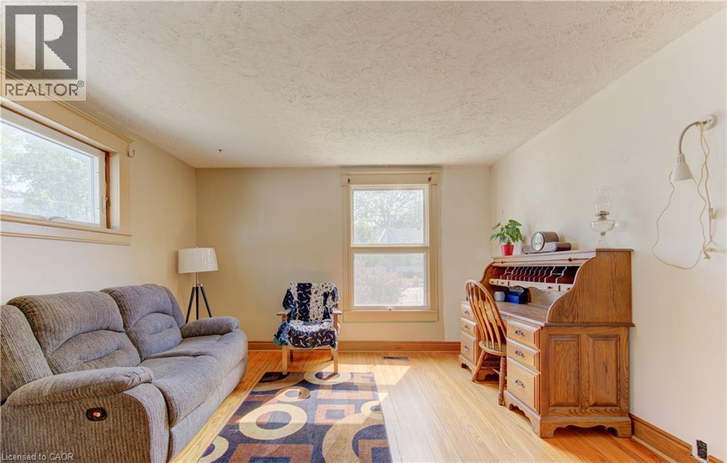 












37 BAIRD Street S

,
Bright,




Ontario
N0J1B0

