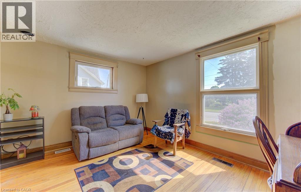 












37 BAIRD Street S

,
Bright,




Ontario
N0J1B0

