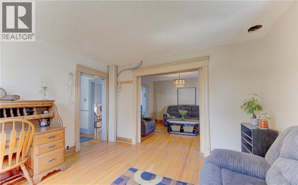












37 BAIRD Street S

,
Bright,




Ontario
N0J1B0

