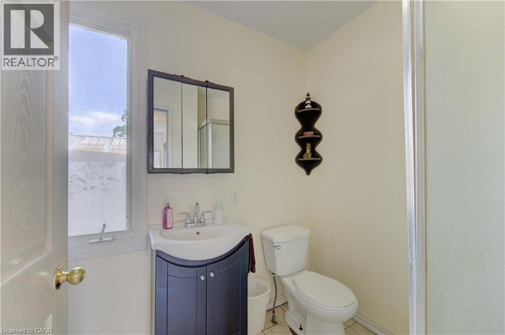 












37 BAIRD Street S

,
Bright,




Ontario
N0J1B0

