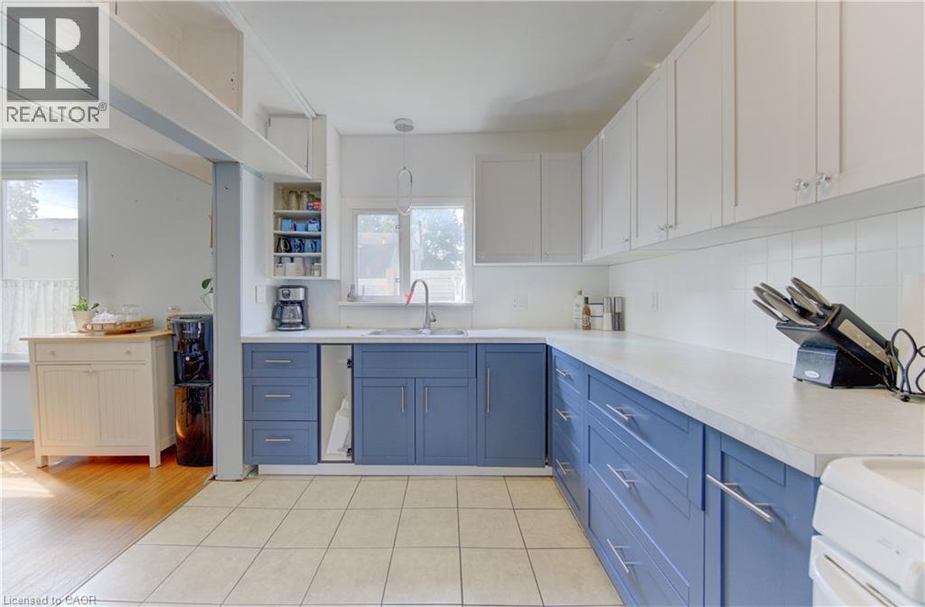 












37 BAIRD Street S

,
Bright,




Ontario
N0J1B0

