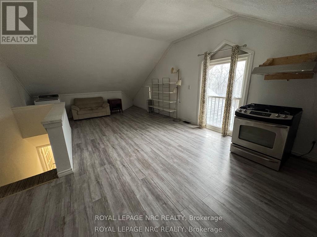 












6 PEARL ANN DRIVE

,
St. Catharines (Glendale/Glenridge),




Ontario
L2T3B3

