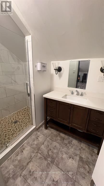 












6 PEARL ANN DRIVE

,
St. Catharines (Glendale/Glenridge),




Ontario
L2T3B3

