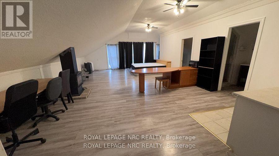 












6 PEARL ANN DRIVE

,
St. Catharines (Glendale/Glenridge),




Ontario
L2T3B3


