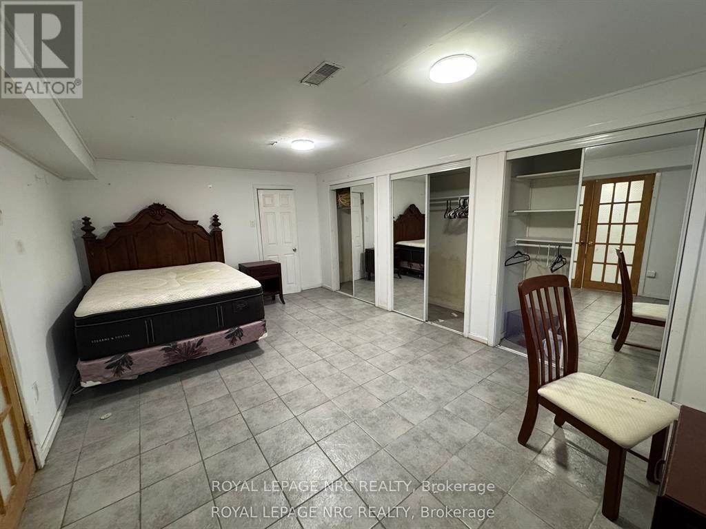 












6 PEARL ANN DRIVE

,
St. Catharines (Glendale/Glenridge),




Ontario
L2T3B3

