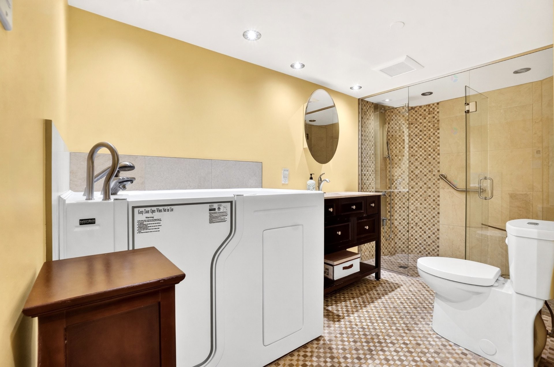 









8255


Boul. St-Laurent

, 1102,
Brossard,




QC
J4X2A7

