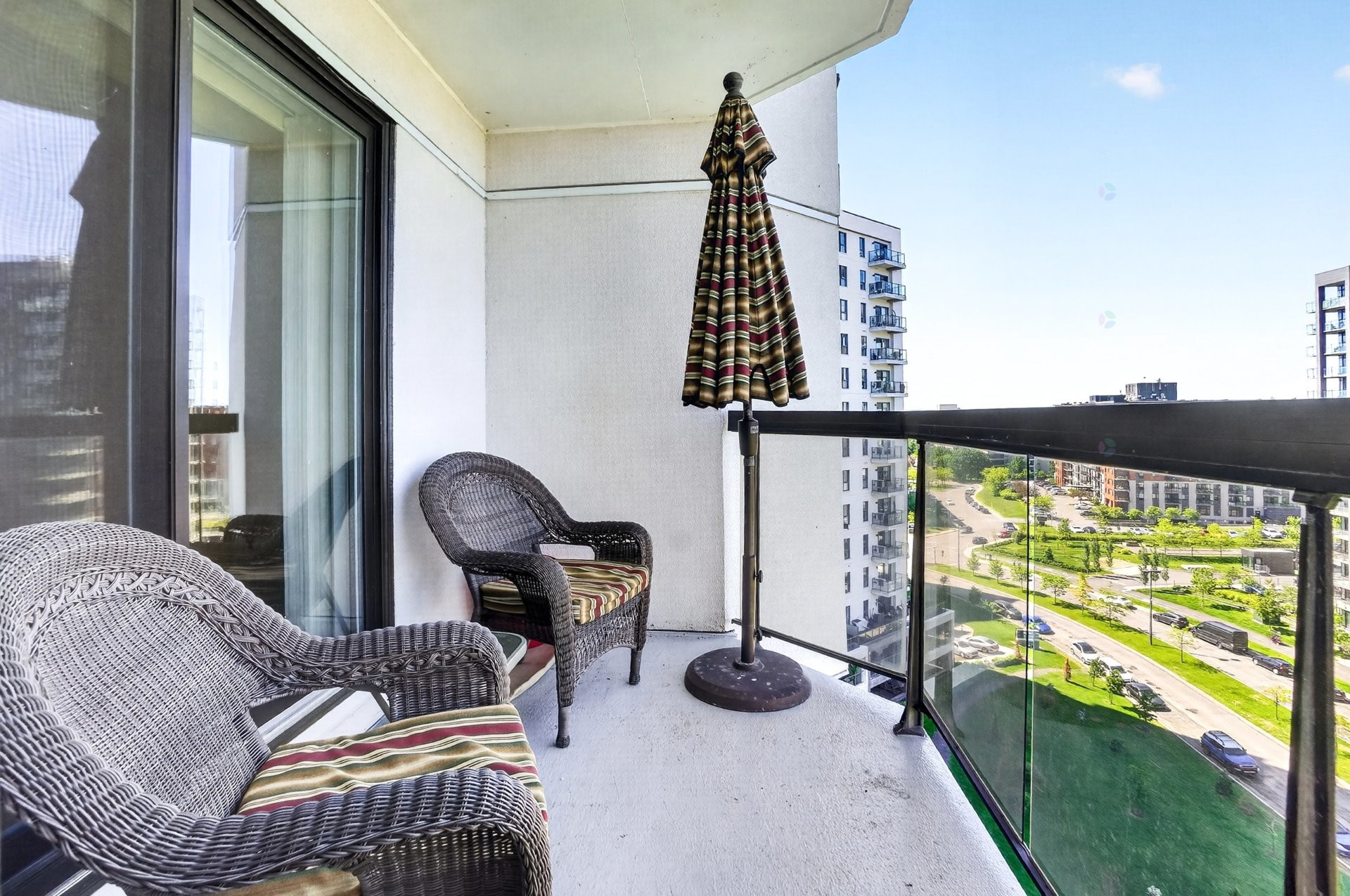 









8255


Boul. St-Laurent

, 1102,
Brossard,




QC
J4X2A7

