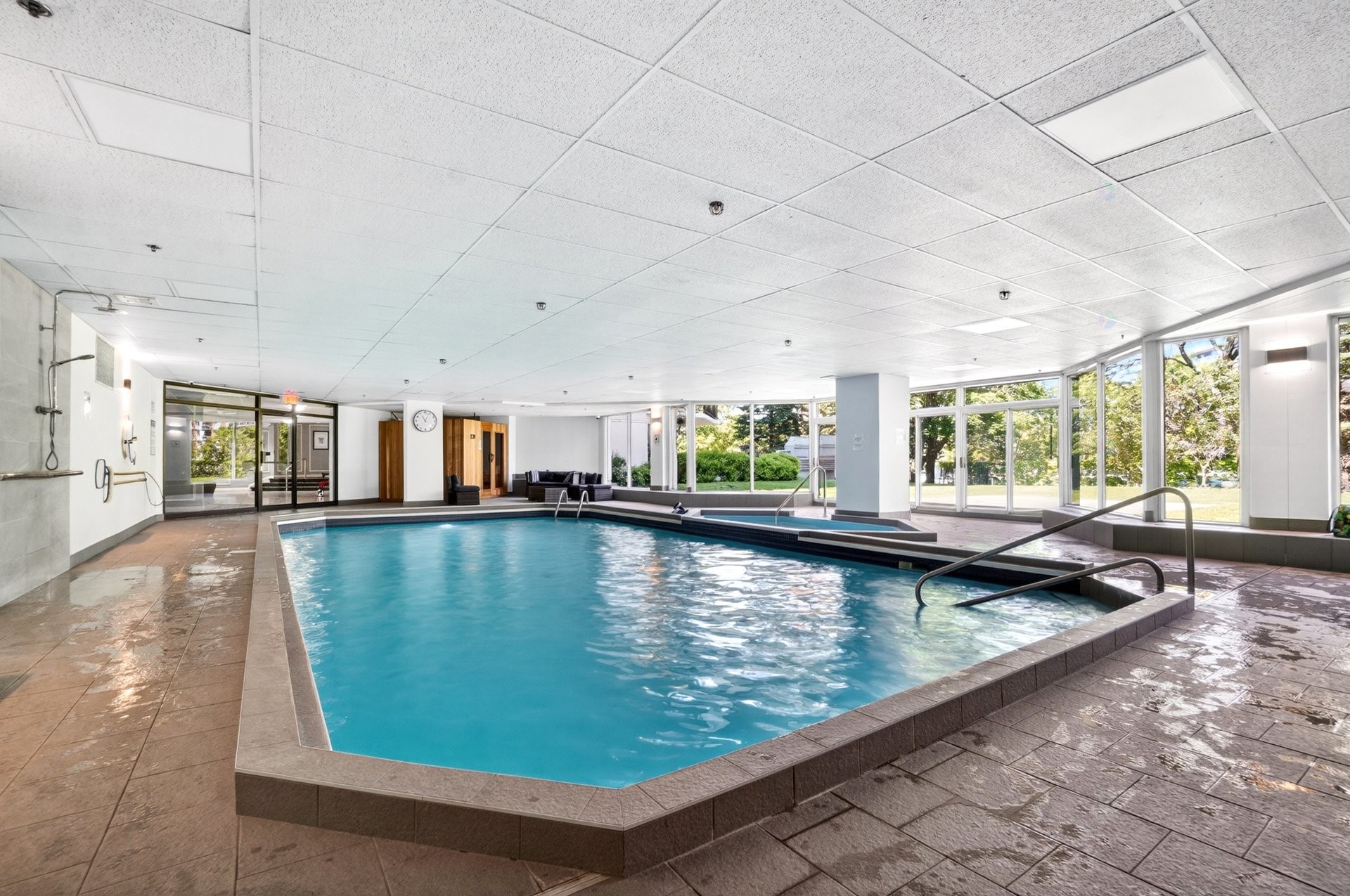 









8255


Boul. St-Laurent

, 1102,
Brossard,




QC
J4X2A7

